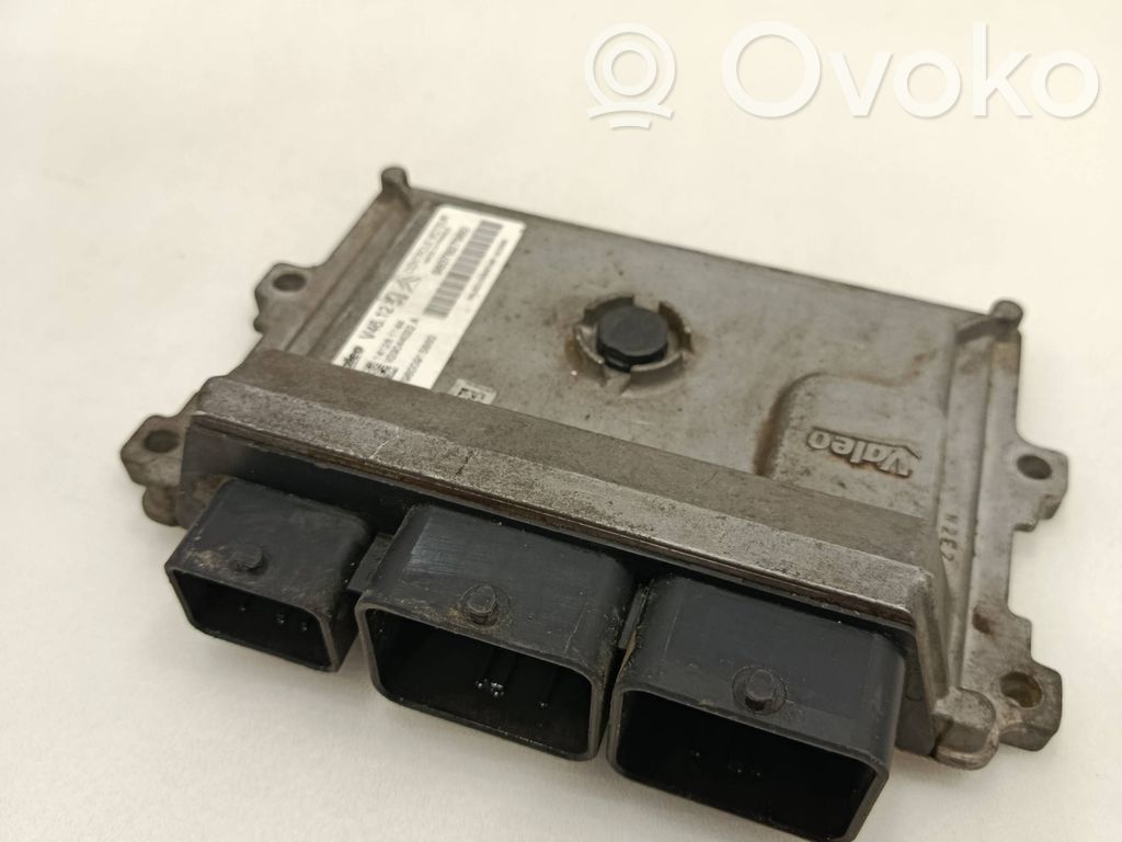 Peugeot 208 I Engine control unit/module 