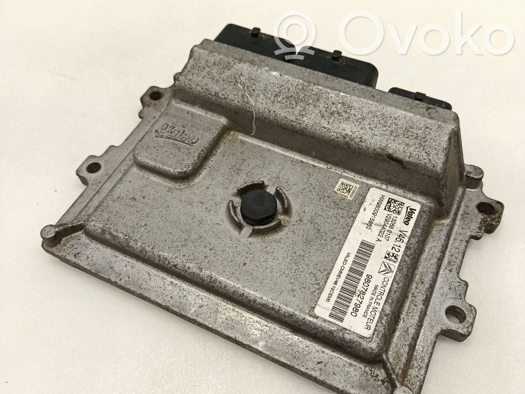 Peugeot 208 I Engine control unit/module 