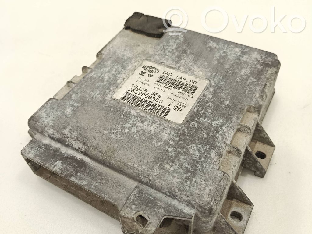 Peugeot 206 Engine control unit/module 