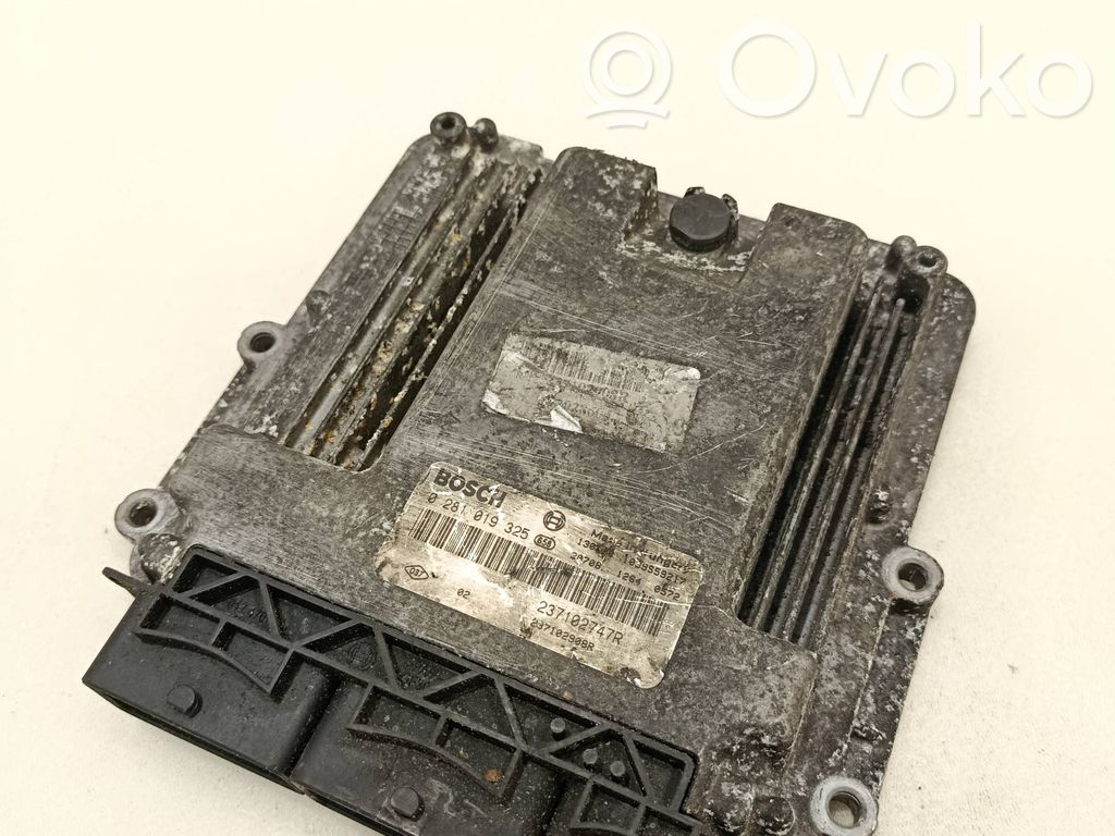 Renault Clio IV Engine control unit/module 