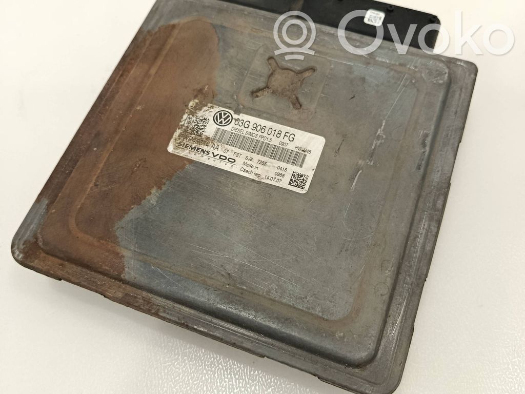Volkswagen PASSAT B6 Engine control unit/module 