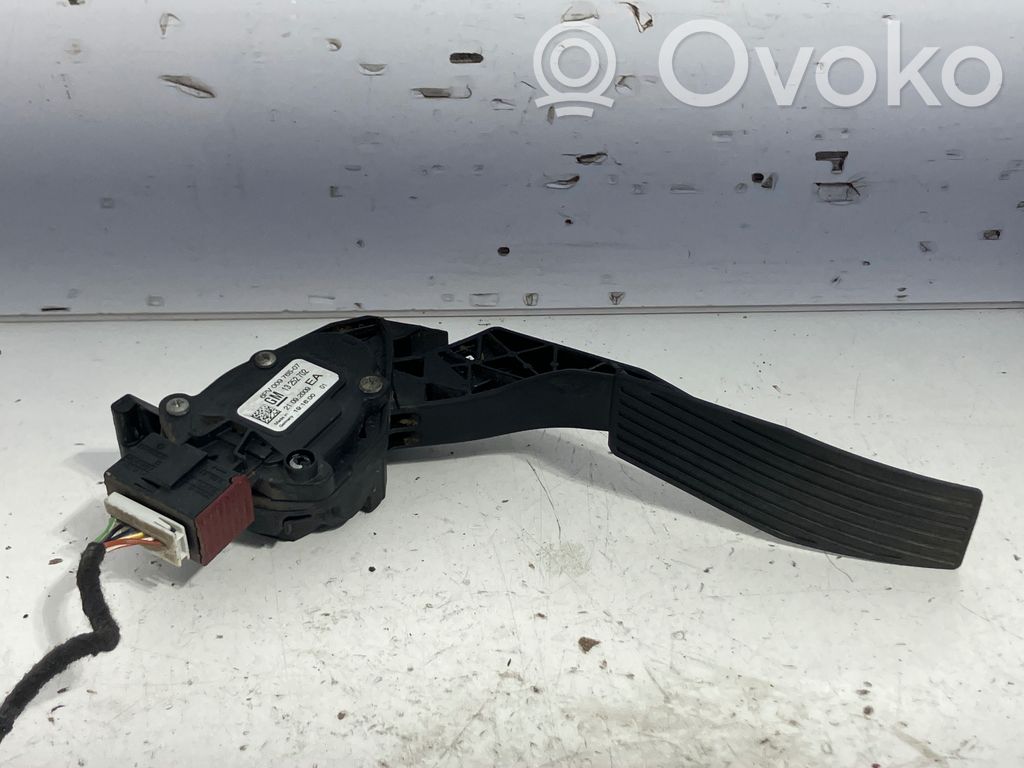 Opel Astra J Pedal del acelerador 