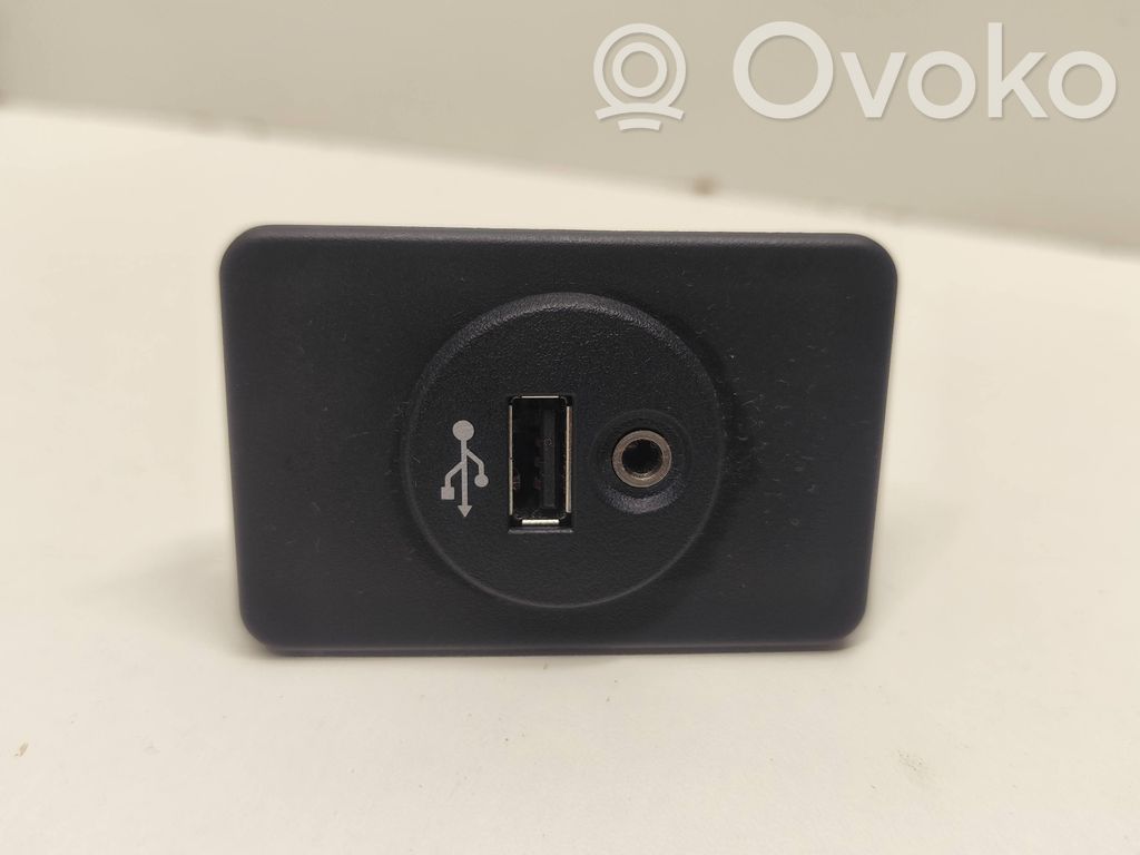 USB jungtis   684403VU1A