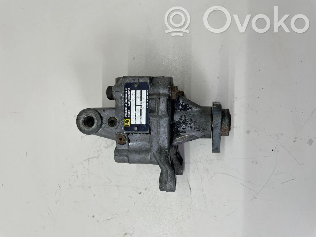 Ohjaustehostimen pumppu   1141517