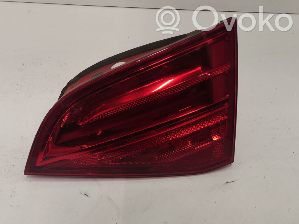 Audi A4 Allroad Aizmugurējais lukturis pārsegā 