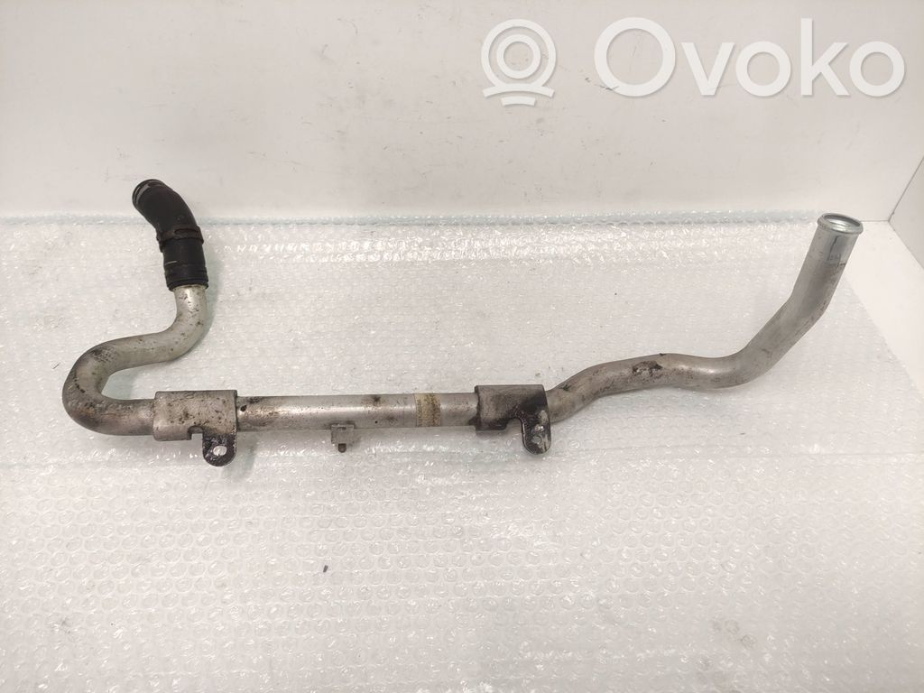 Audi A8 S8 D3 4E Engine coolant pipe/hose 