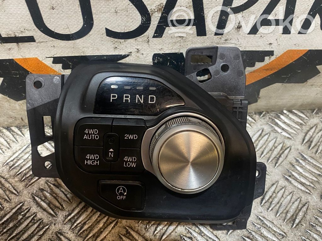 Ram 1500 DT Interruptor/perilla de marchas 