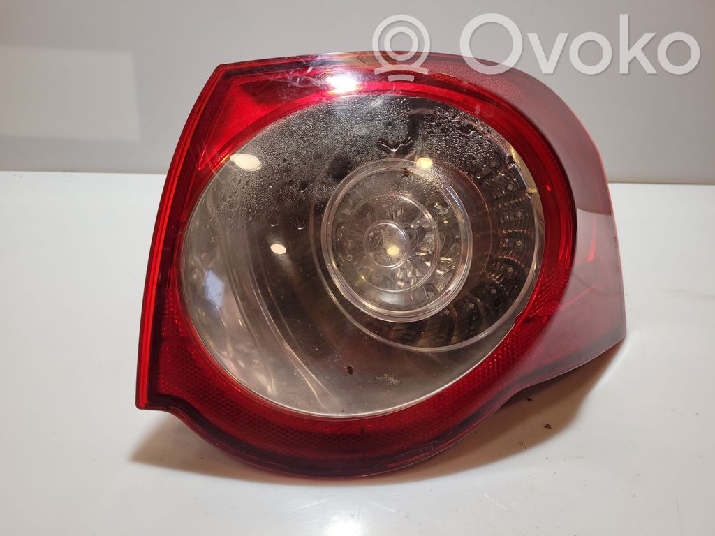 Volkswagen PASSAT B6 Lampa tylna 