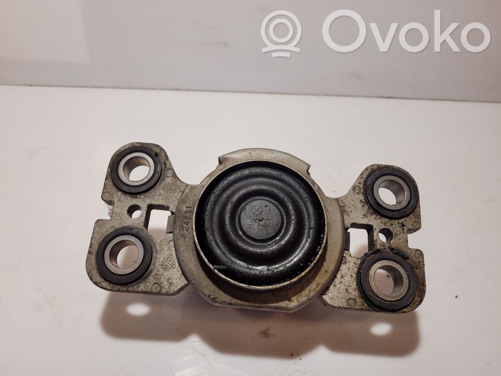 Volvo V60 Engine mount bracket 