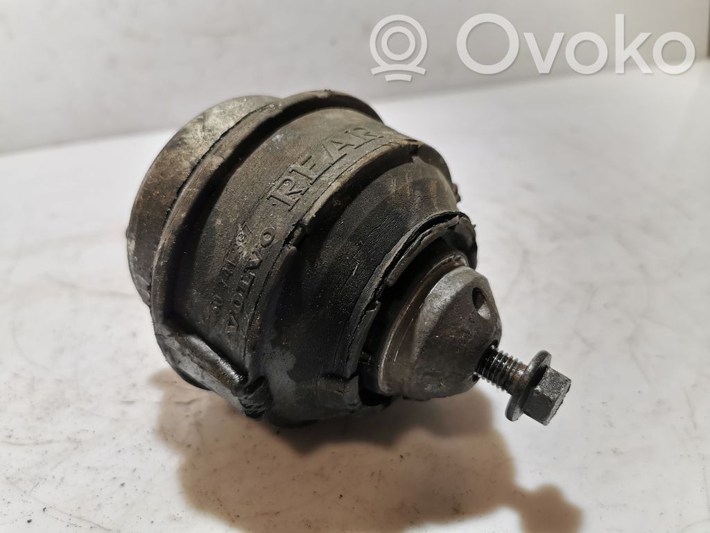 Volvo V70 Engine mount bracket 