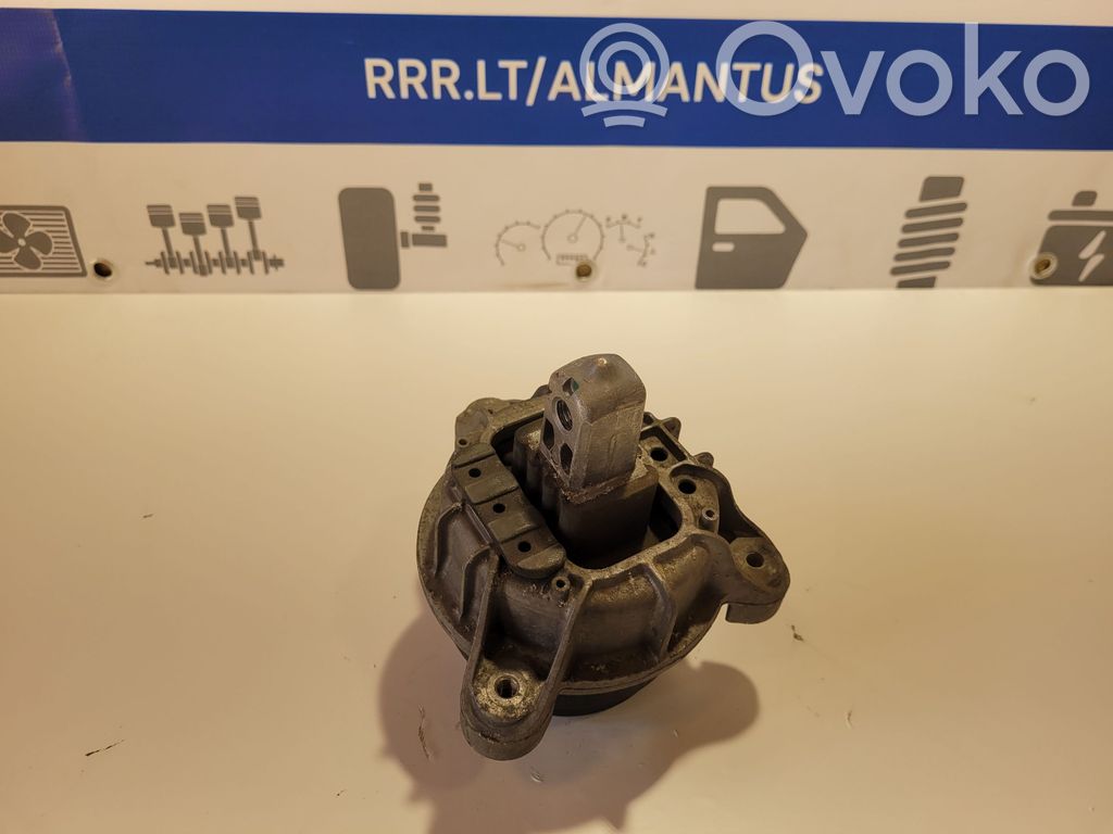 BMW 5 F10 F11 Dzinēja spilvens 