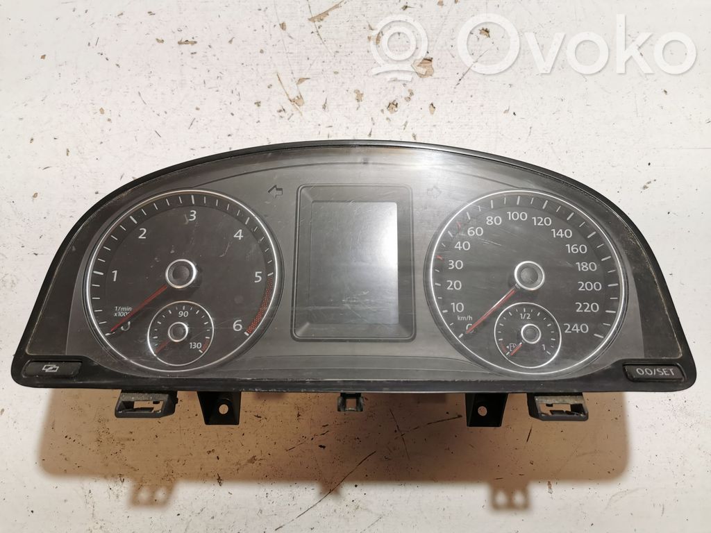 Volkswagen Caddy Speedometer (instrument cluster) 