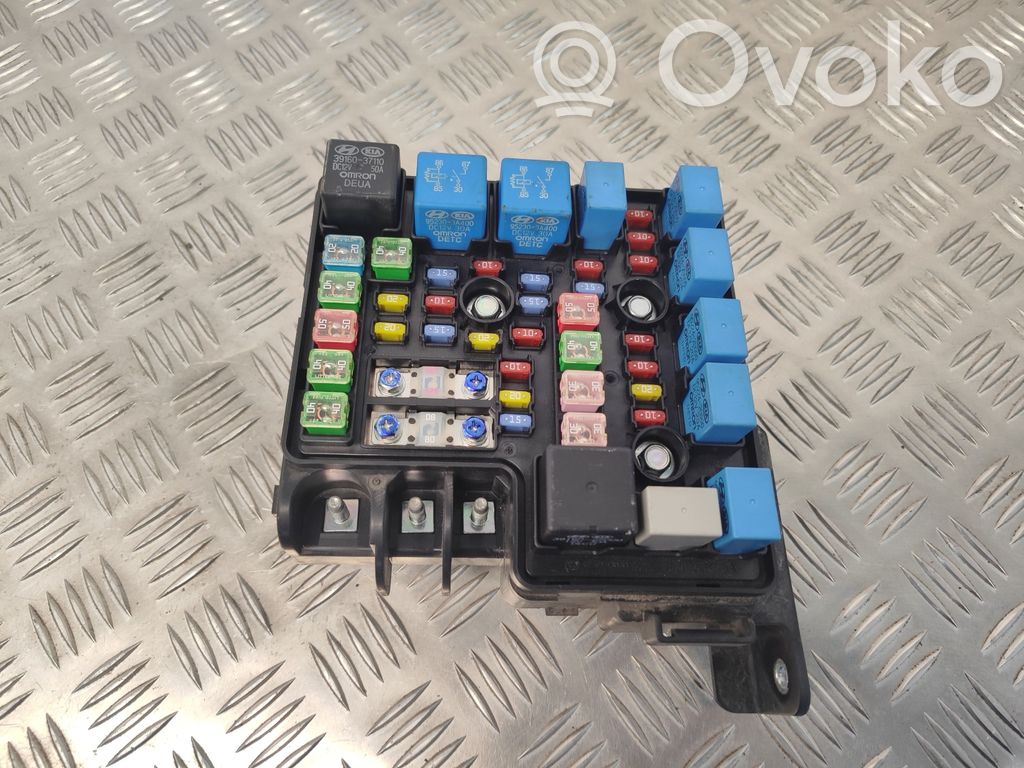 KIA Ceed Fuse module 