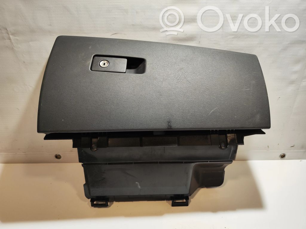 Volvo V70 Daiktadėžės (bordačioko) komplektas 