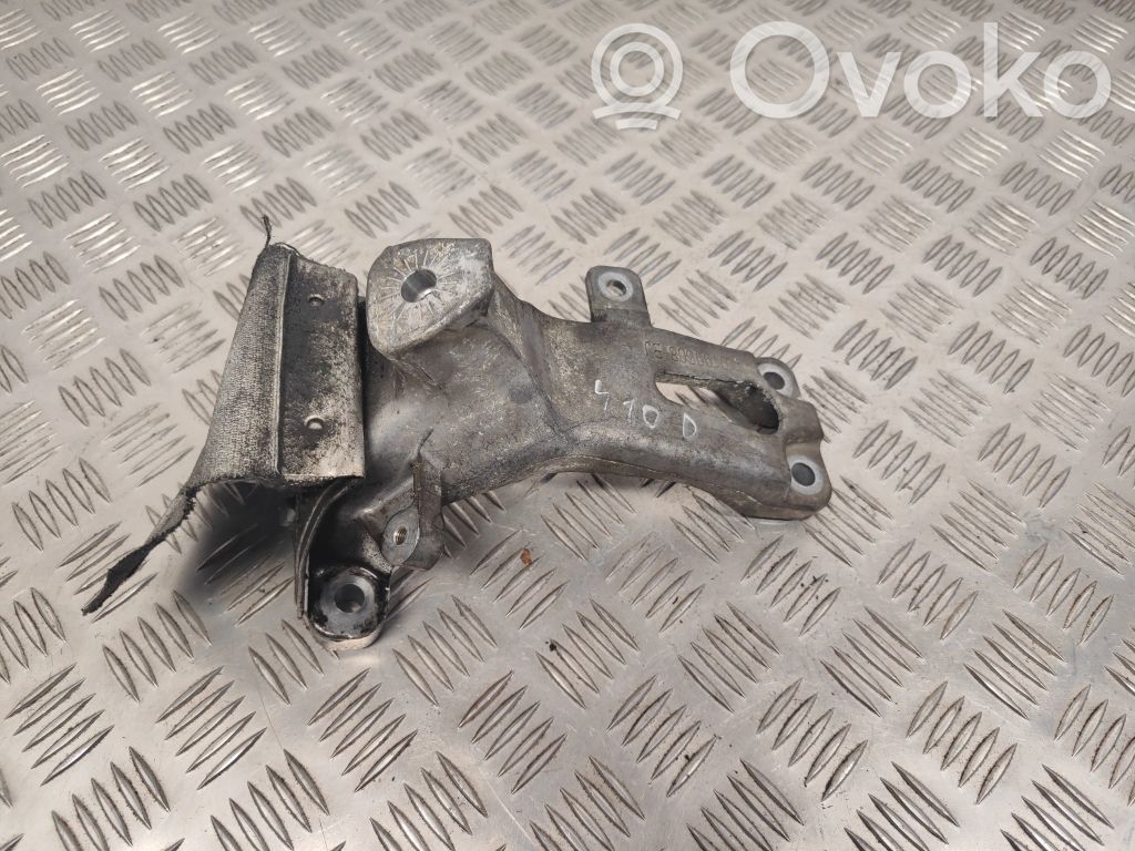 Audi A4 Allroad Engine mounting bracket 