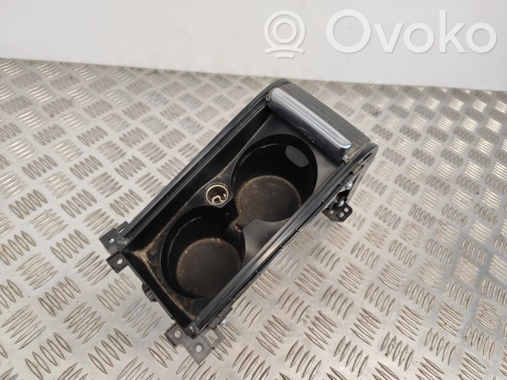 Volvo V60 Przedni uchwyt na kubek tunelu środkowego 