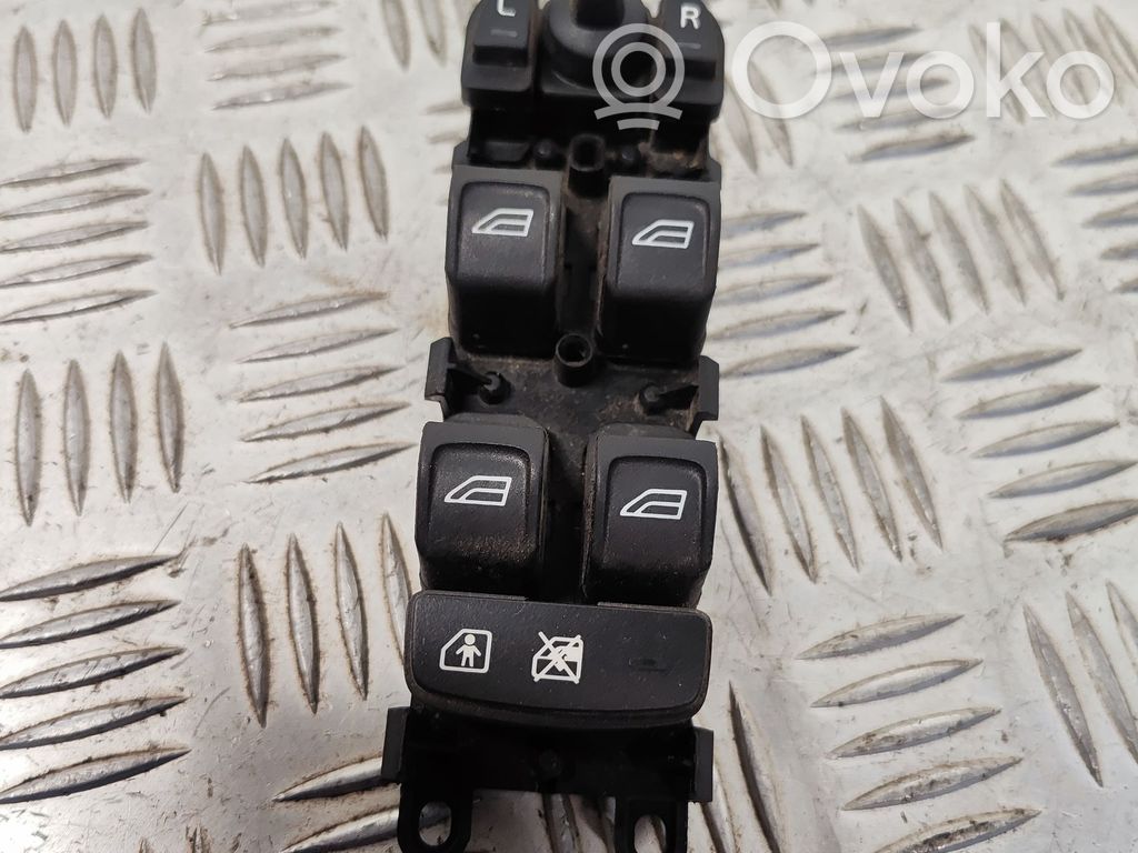 Volvo V70 Electric window control switch 