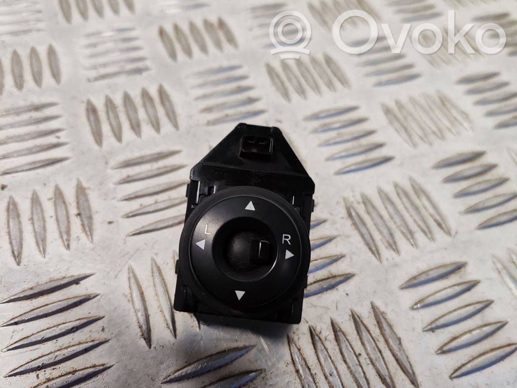 KIA Ceed Wing mirror switch 
