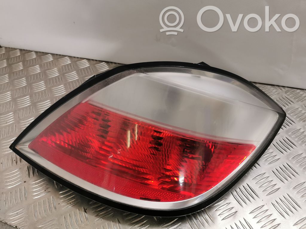 Opel Astra H Lampa tylna 