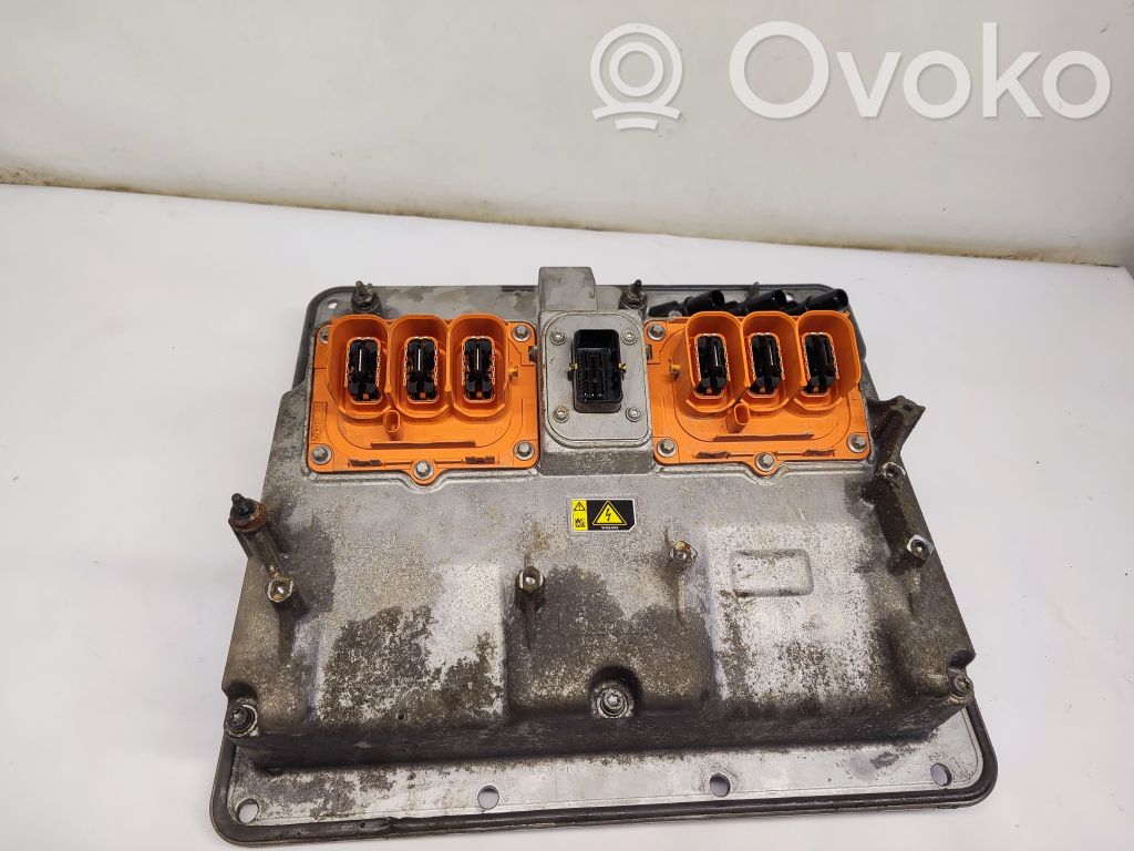 Inversor/convertidor de voltaje   36011384