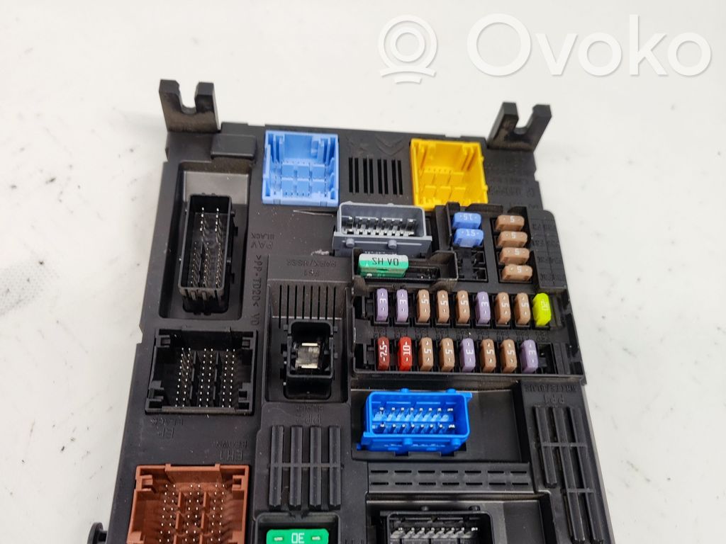 Citroen C4 Cactus Fuse module 