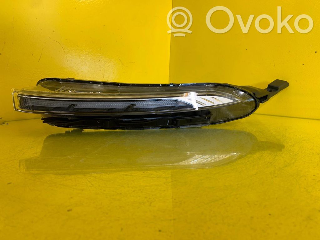Hyundai Bayon Lampa przednia 