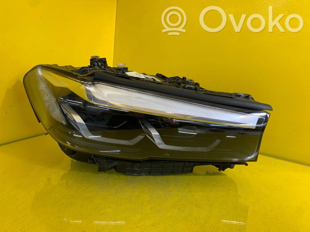 BMW 5 G30 G31 G38 Lampa przednia 