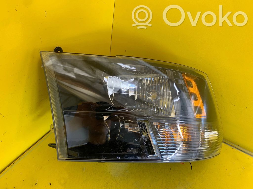 Dodge RAM 1500 DS Phare frontale 