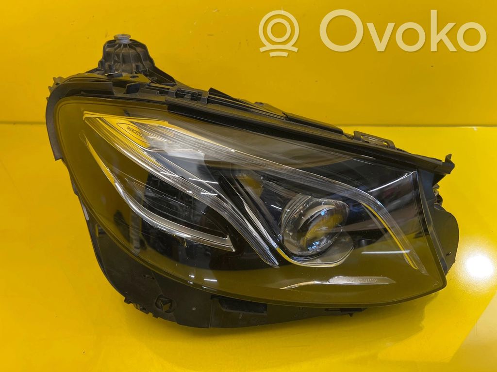 Mercedes-Benz E W213 Faro/fanale 