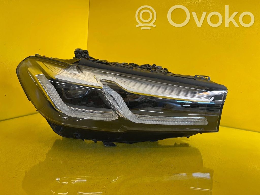 BMW 5 G30 G31 G38 Lampa przednia 