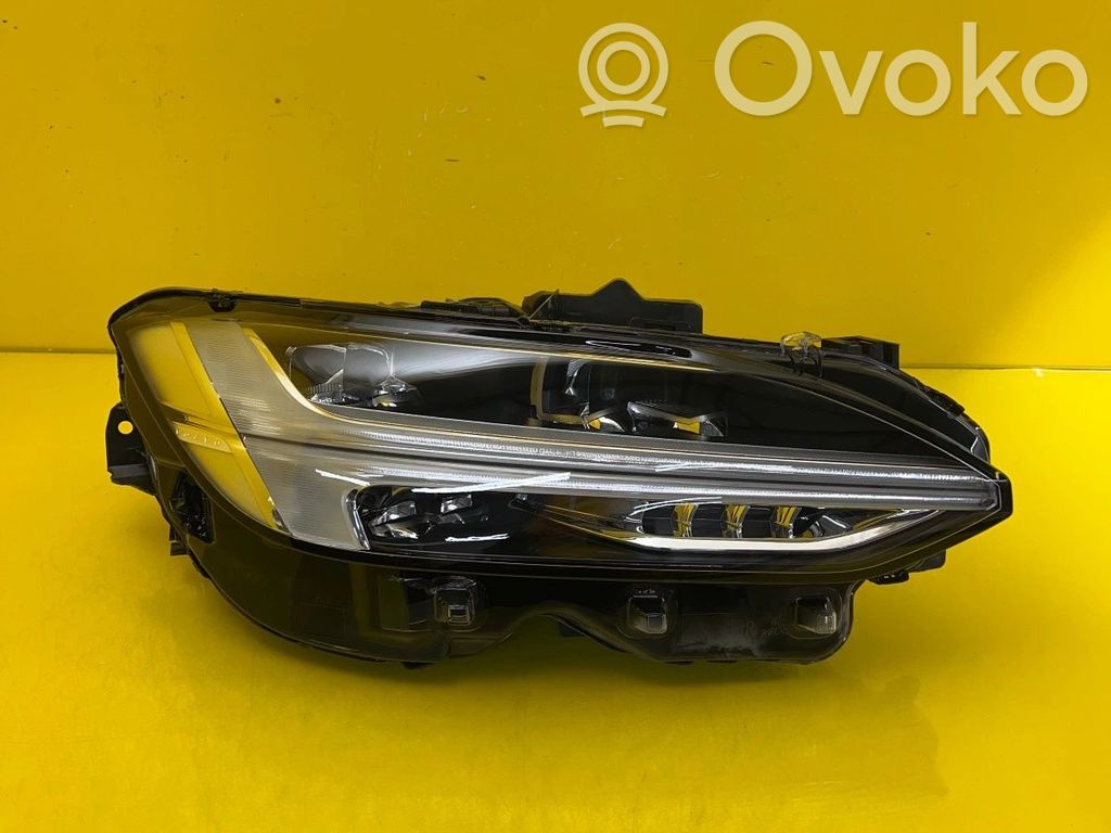 Volvo S90, V90 Etu-/Ajovalo 