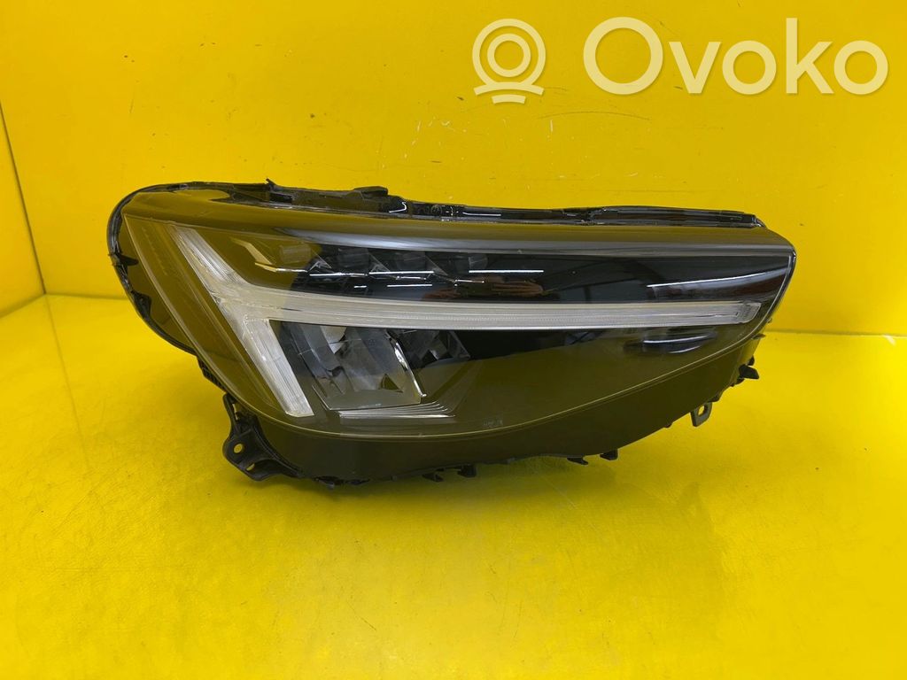 Volvo XC40 Headlight/headlamp 