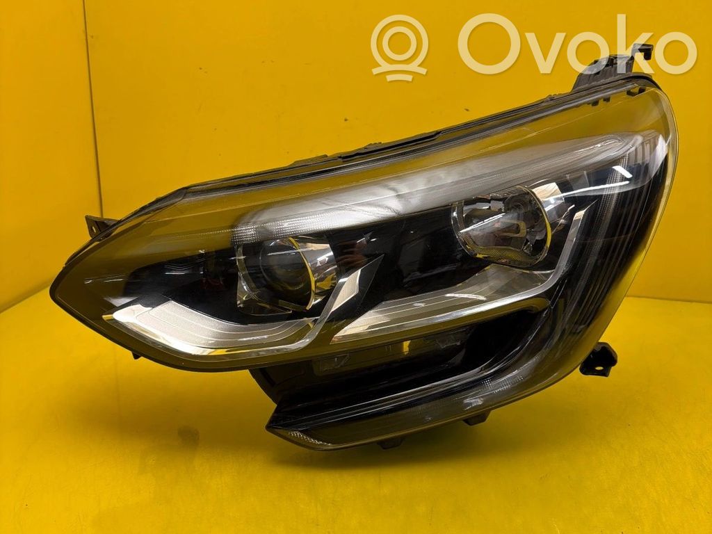 Renault Megane IV Lampa przednia 