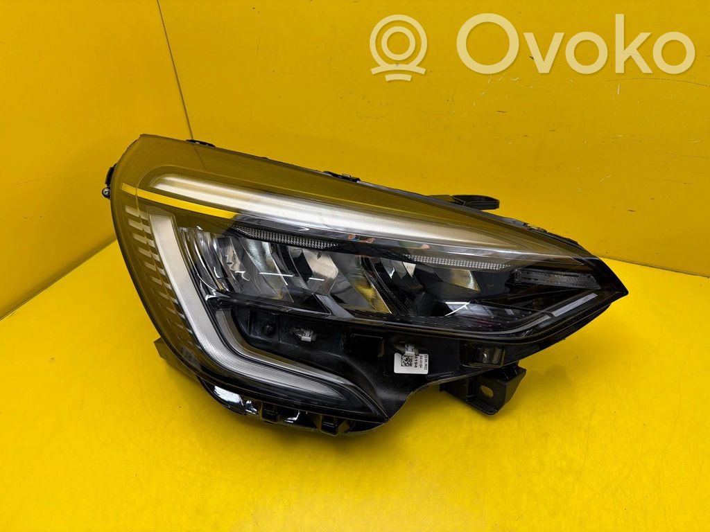 Renault Clio V Lampa przednia 
