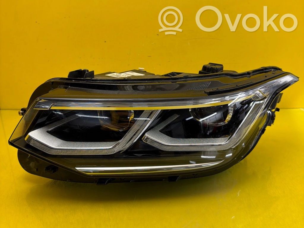 Volkswagen Tiguan Lampa przednia 