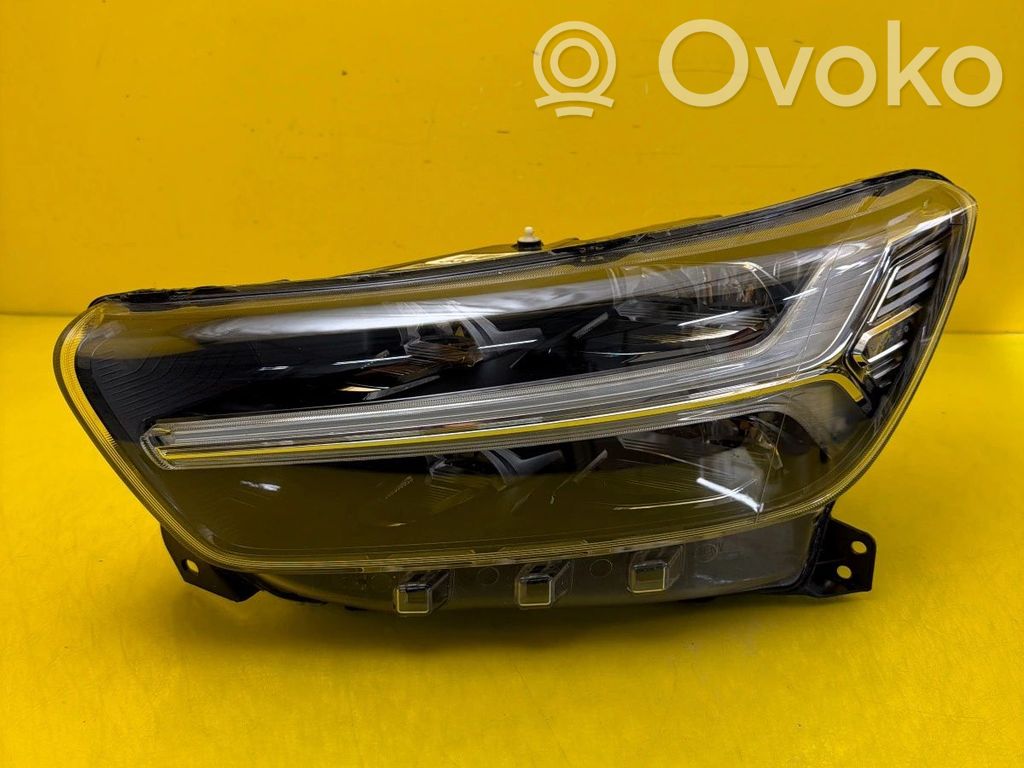 Volvo XC40 Lampa przednia 