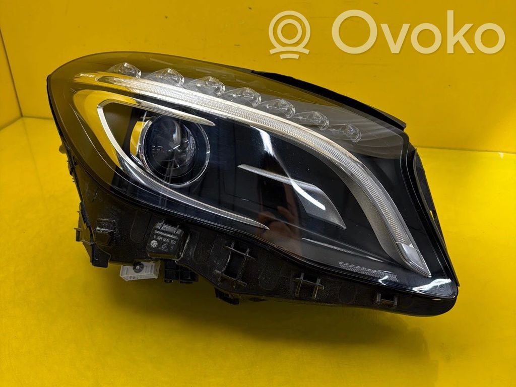 Mercedes-Benz GLA W156 X156 Lampa przednia 