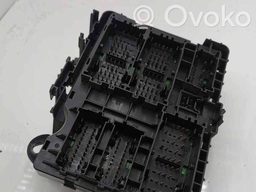 Cadillac Escalade IV Fuse module 