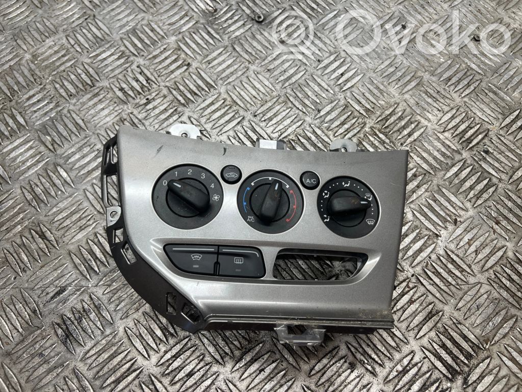 Climate control unit   BM5T18549