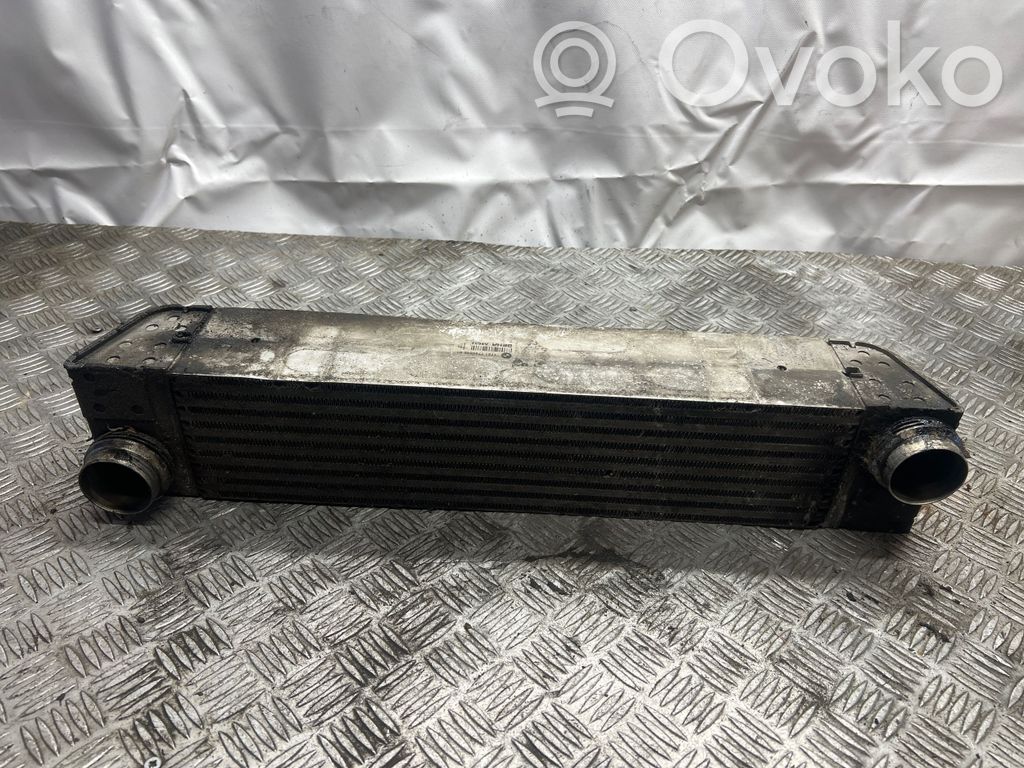 BMW 7 E65 E66 Interkūlerio radiatorius 