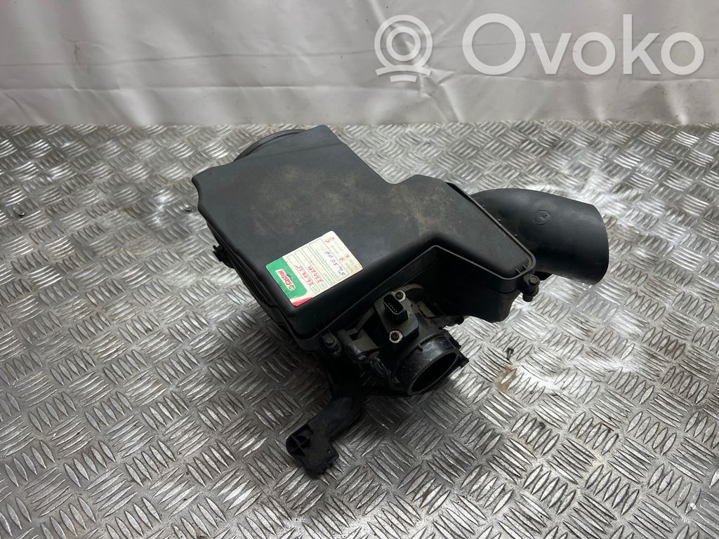 Air filter box   AV619600,12344995