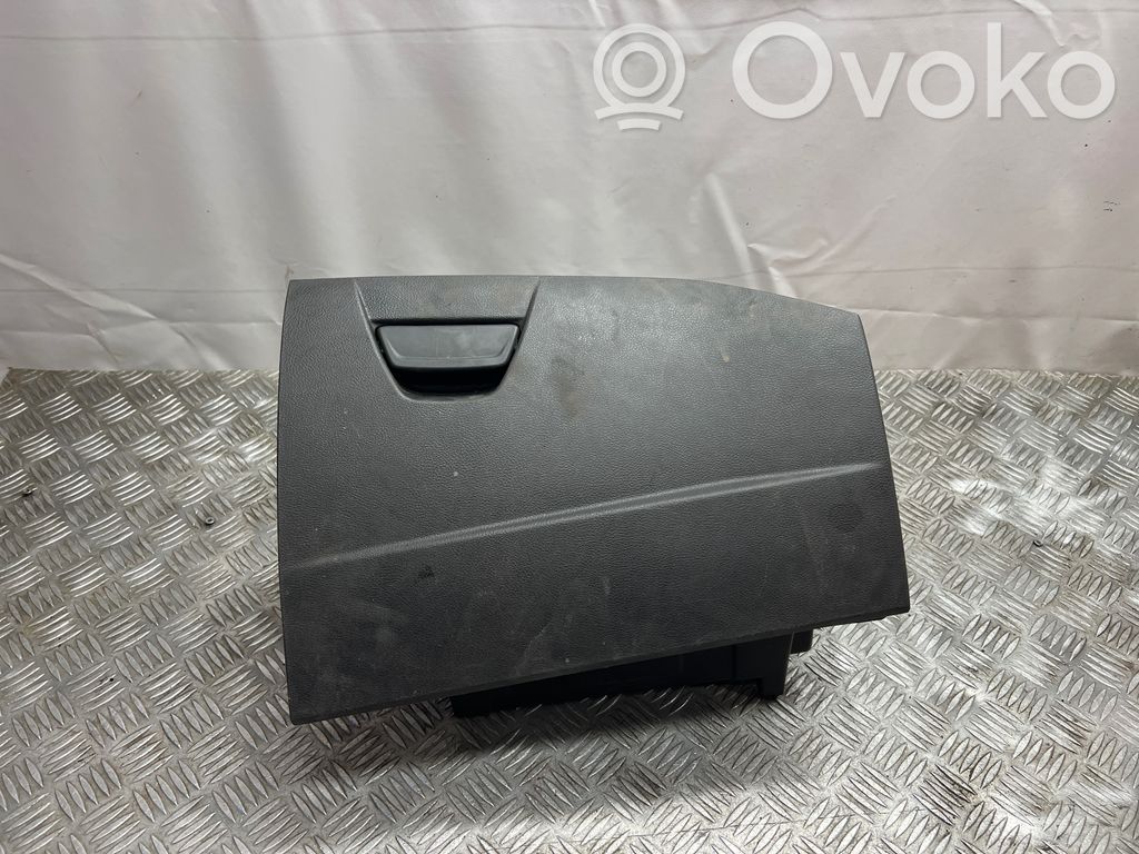 Ford Focus Handschuhfach 