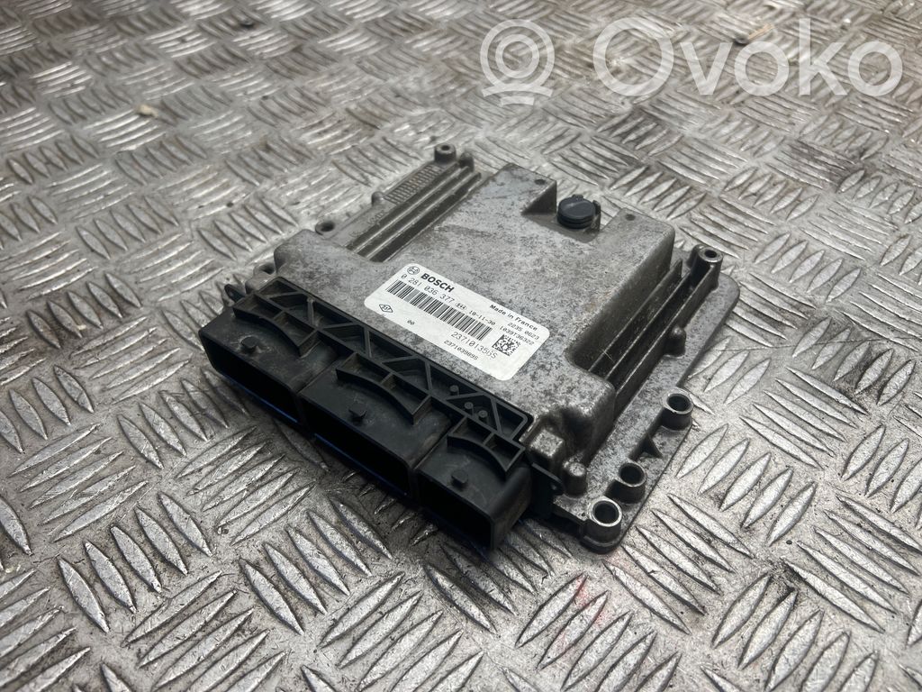 Opel Vivaro Calculateur moteur ECU 