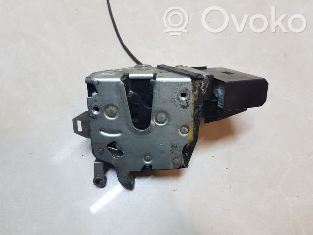 Front door lock   8352165