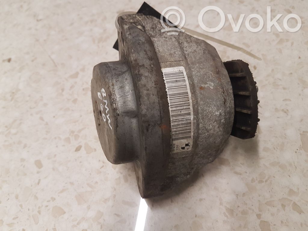 BMW 5 E60 E61 Dzinēja spilvens 