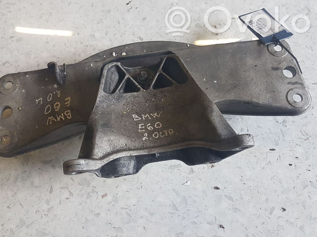 BMW 5 E60 E61 Pavarų dėžės tvirtinimo kronšteinas 