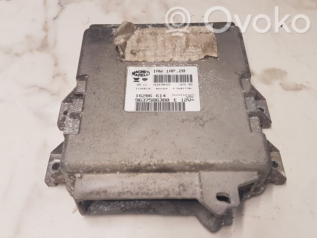 Peugeot 206 Engine control unit/module 