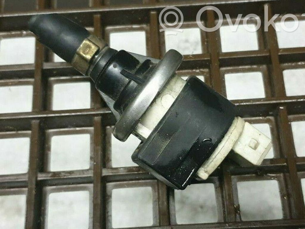 Válvula de vacío (Usadas)   048133459A
