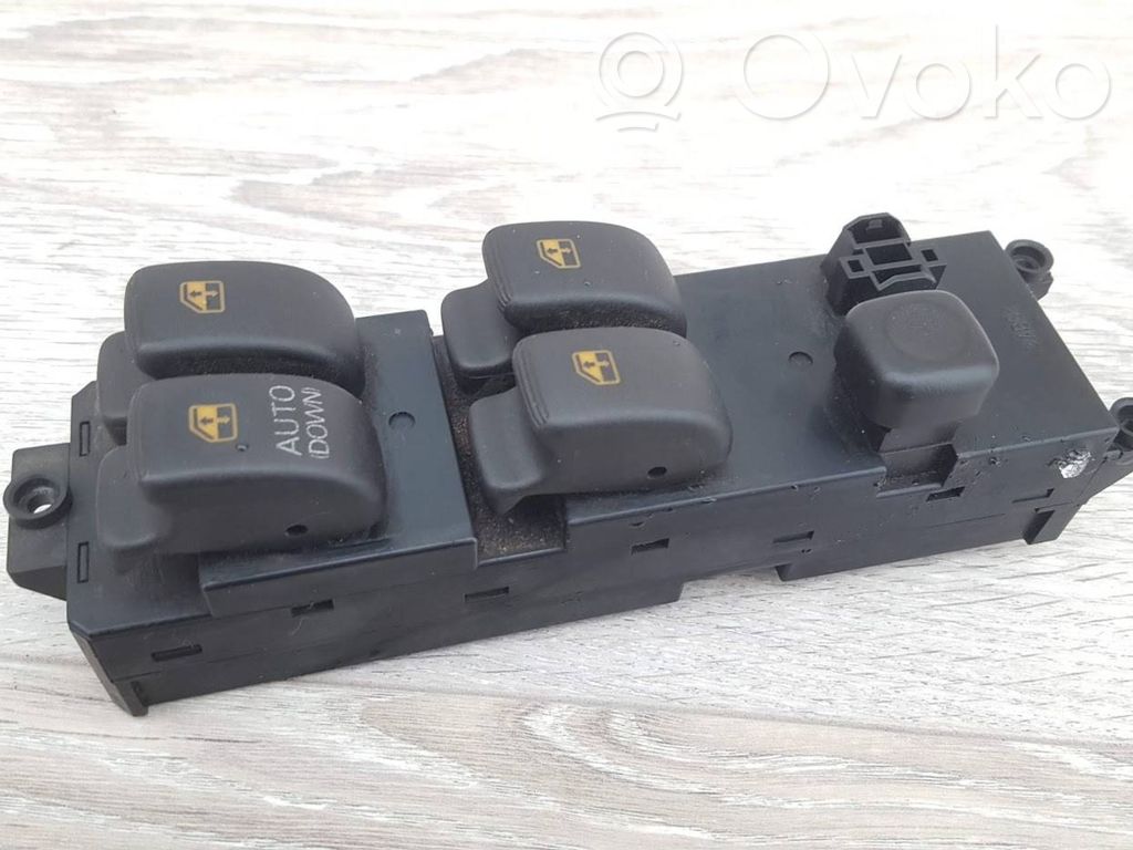 Electric window control switch   MB960378