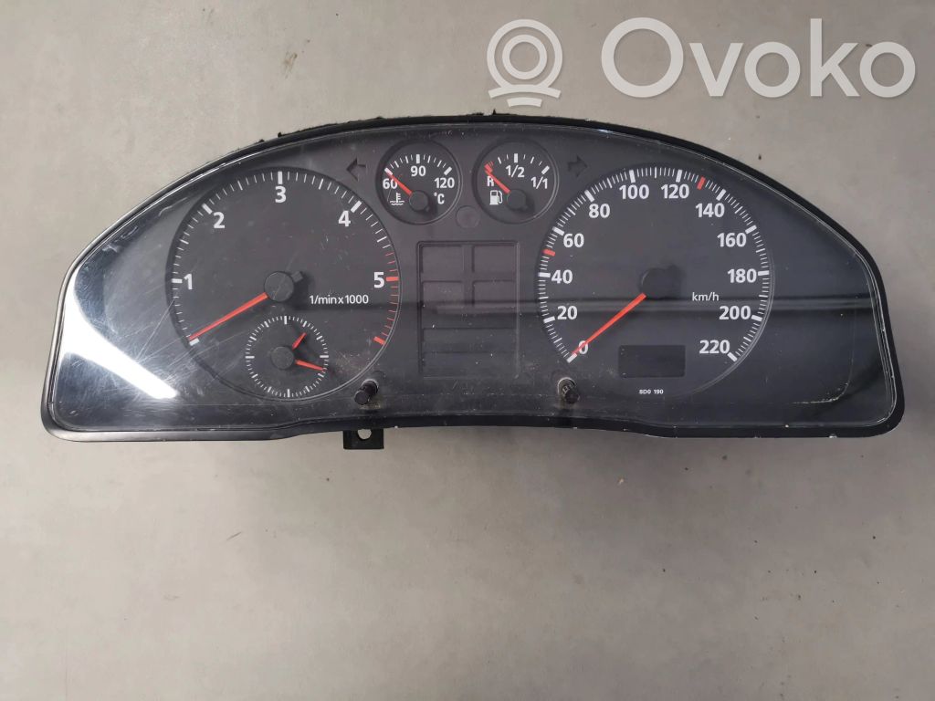 Audi A4 S4 B5 8D Vitezometru (grup de instrumente) 